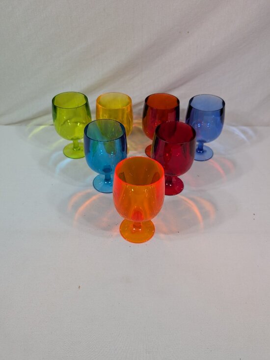 Stackable Plastic Wine Glasses - Picture 1 of 3